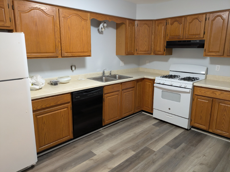 201 Chamberlain Dr #201 - Photo 3 of 7