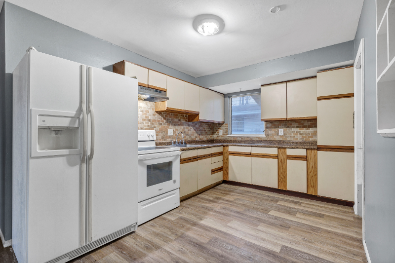 10508 Lilac Ave - Photo 3 of 15