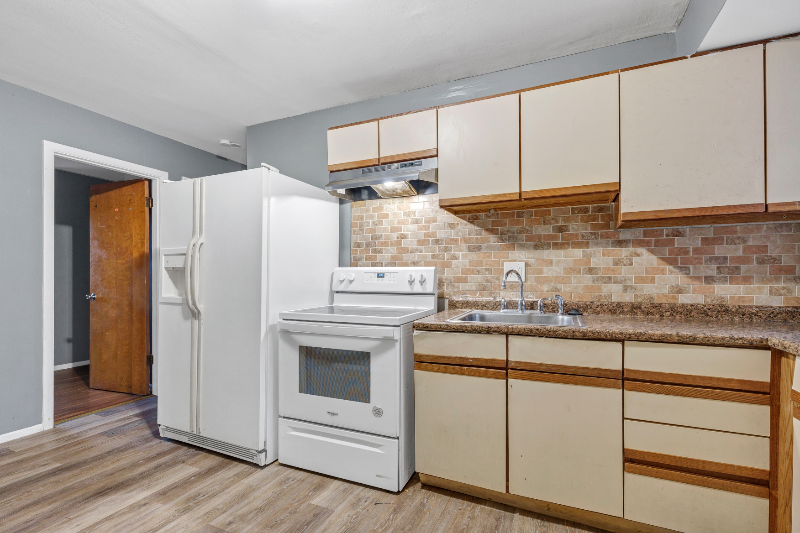 10508 Lilac Ave - Photo 4 of 15