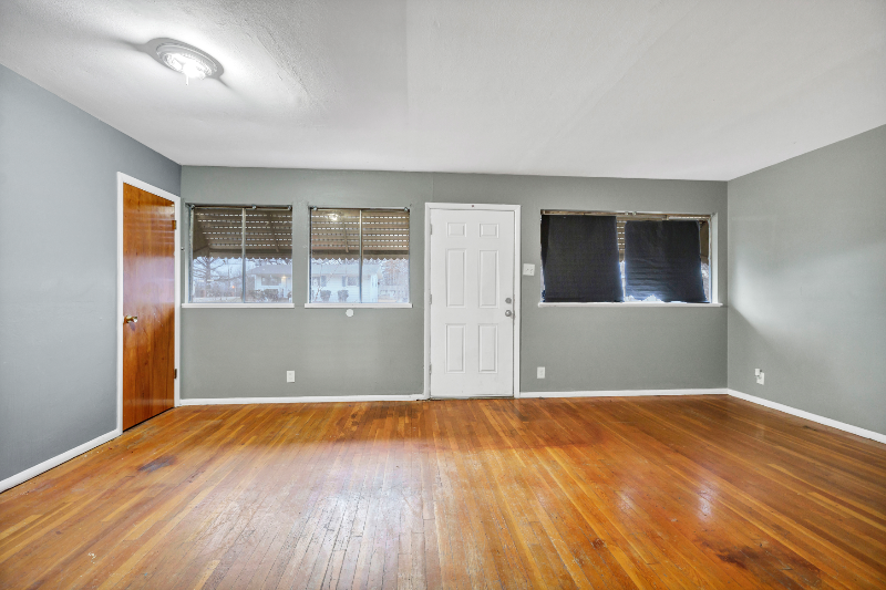 10508 Lilac Ave - Photo 5 of 15