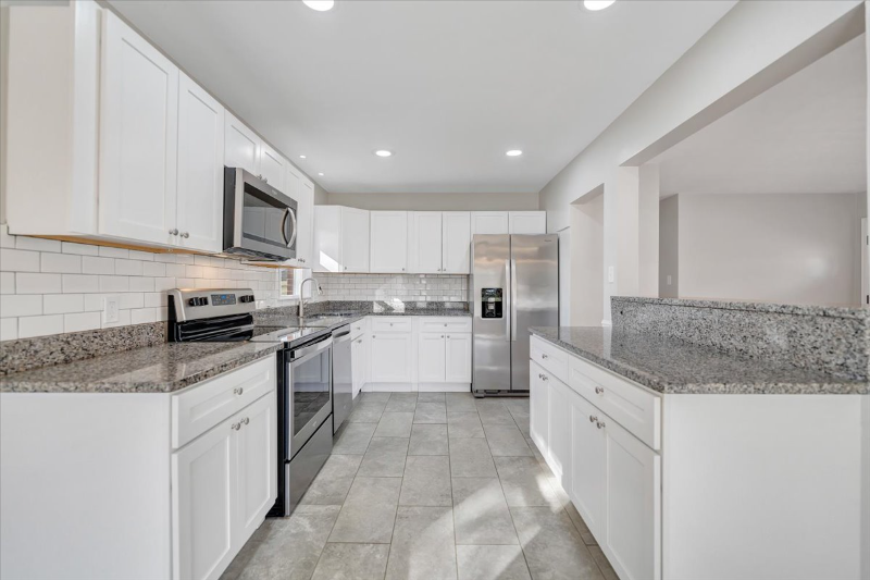 15 Holly Ln - Photo 2 of 50