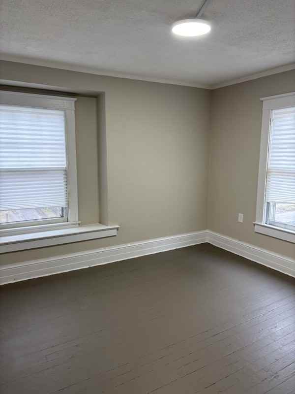 279 Emerson St - Photo 4 of 4