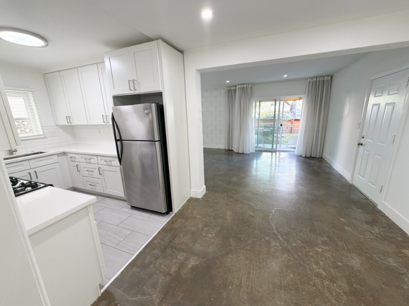 1008 7th St #1 - Photo 5 of 41