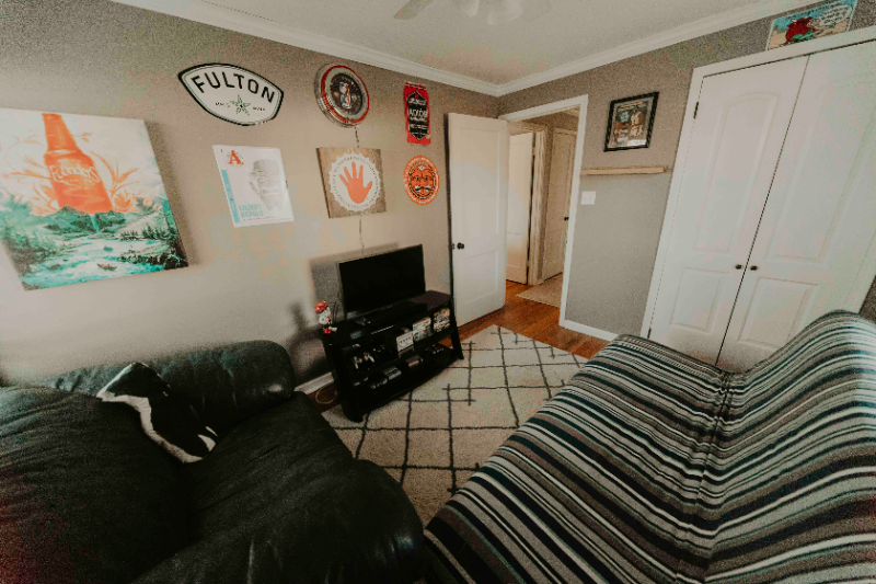 7636 Conser St - Photo 5 of 18