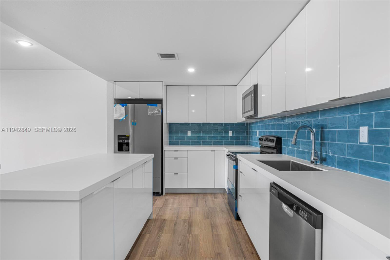 16955 Swave #9 - Photo 3 of 15