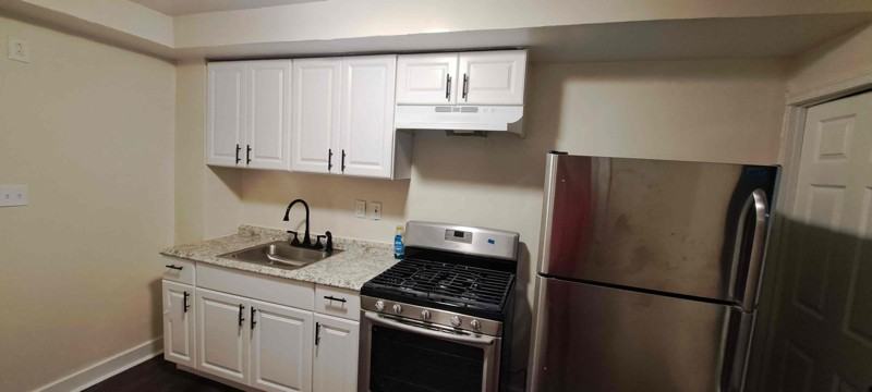 436 N Patterson Park Ave - Photo 3 of 20