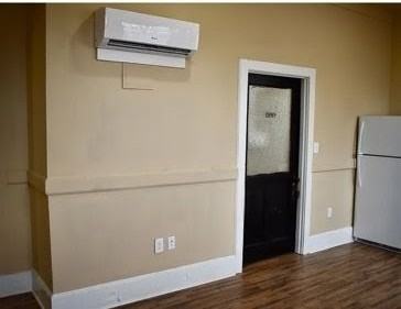 632 Roanoke Ave #102 - Photo 5 of 8