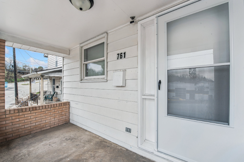 761 W Otterman St - Photo 2 of 20