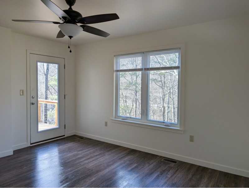 515 Lakeview Dr - Photo 5 of 21