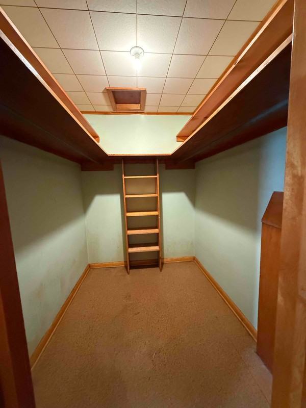 104 N Vine St - Photo 4 of 12