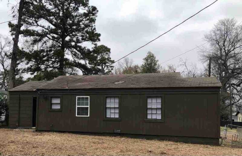 828 Hickam Dr - Photo 3 of 7