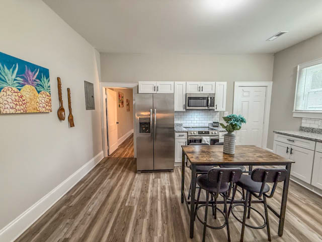 216 E Horah St - Photo 3 of 13