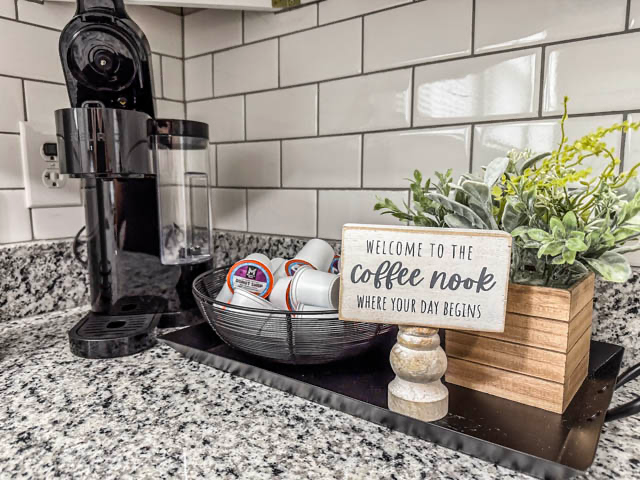 216 E Horah St - Photo 6 of 13