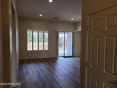 7358 E Goodnight Ln - Photo 2 of 20