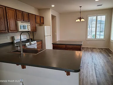 7358 E Goodnight Ln - Photo 7 of 20