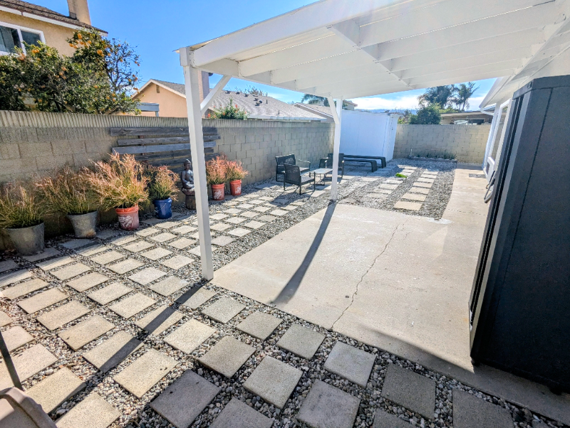 23324 Maltby Pl - Photo 3 of 10