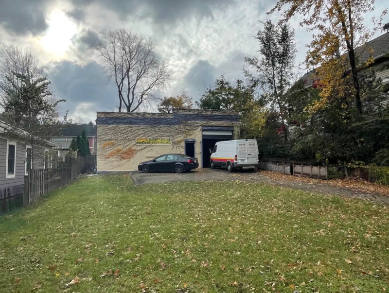 4719 Clinton Ave - Photo 5 of 5