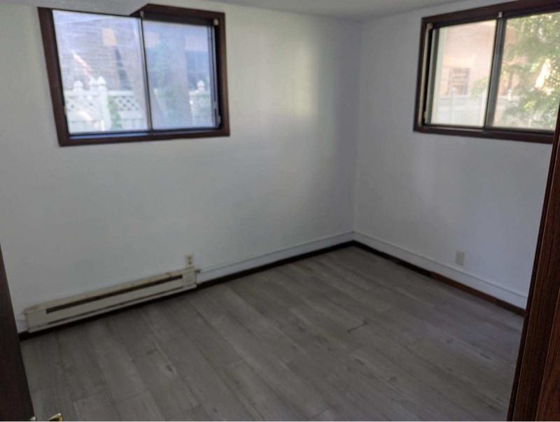 909 7th St #1 - Photo 4 of 9