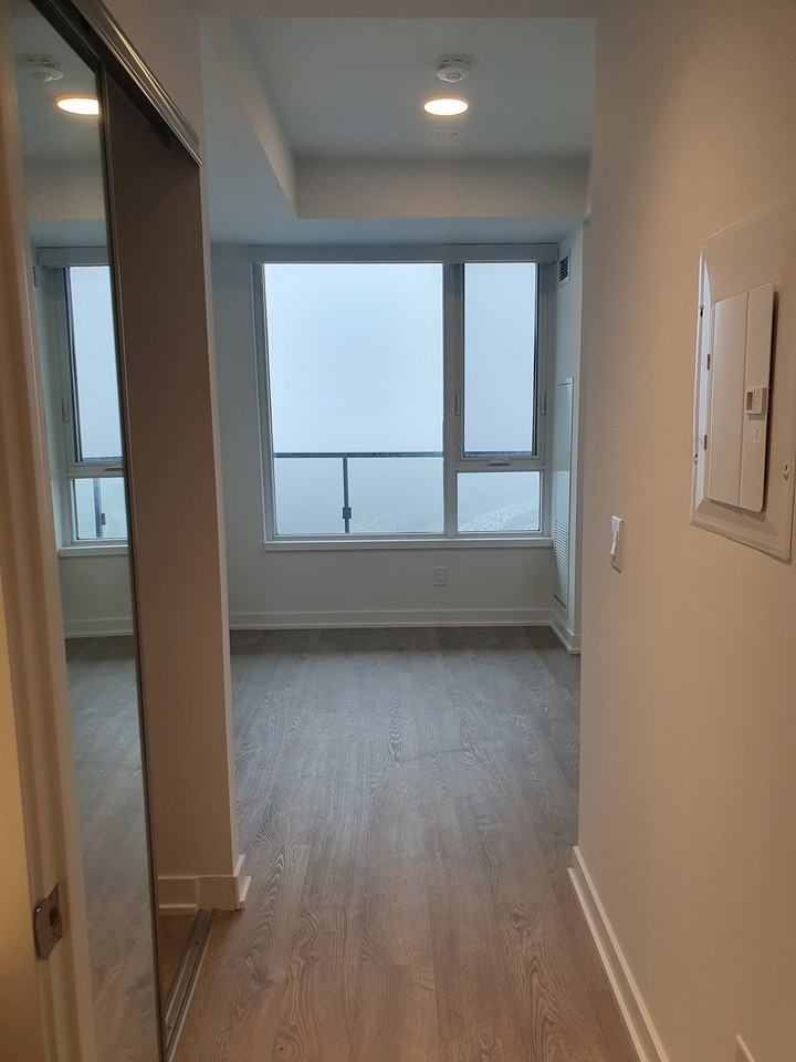 1926 Lake Shore Boulevard West #3905 - Photo 4 of 16