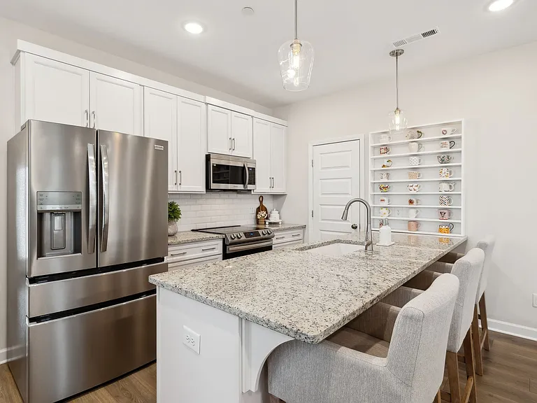 147 Bess Blvd - Photo 6 of 20