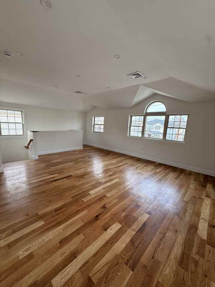 239-38 148th Road - Photo 3 of 13