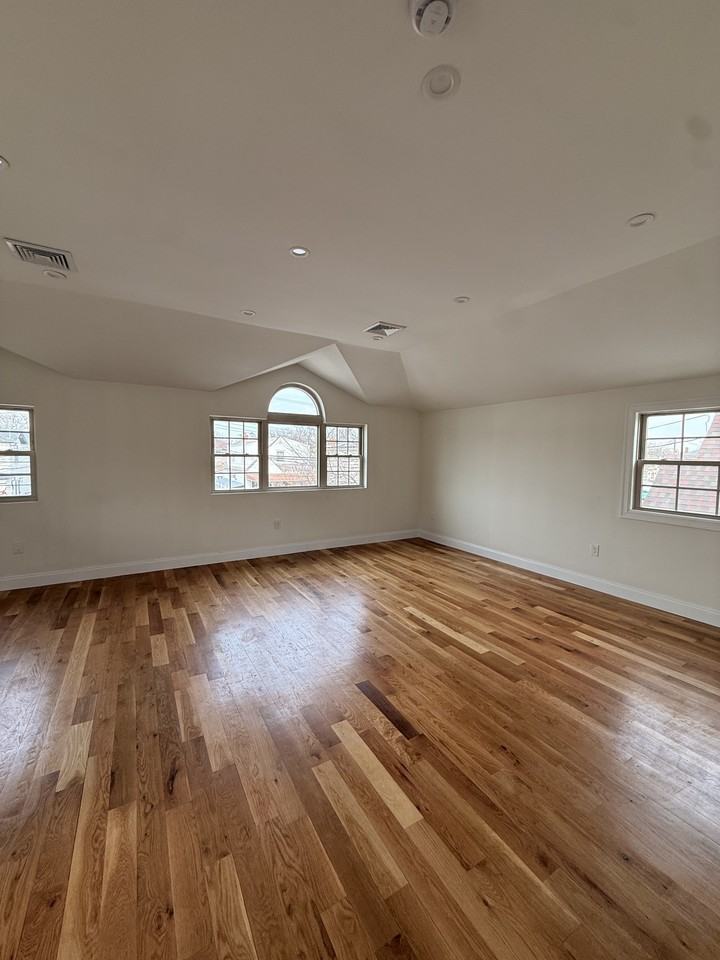 239-38 148th Road - Photo 5 of 13