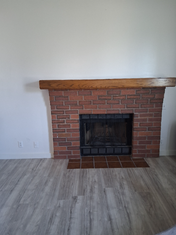 1177 Ne - Photo 3 of 32