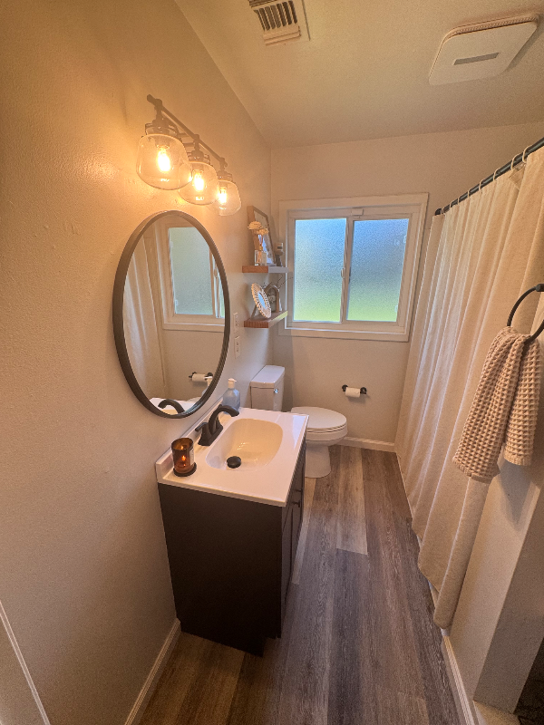 1430 W Locust St - Photo 2 of 12