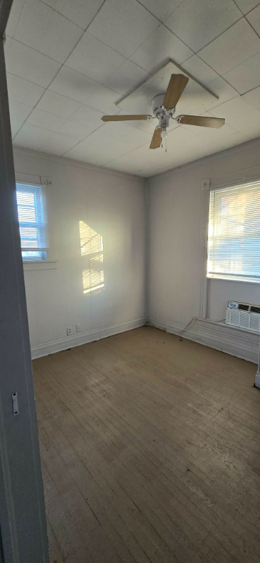 501 W 7th St #D - Photo 6 of 7