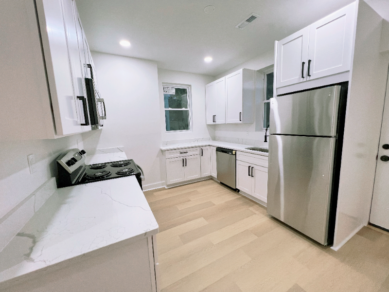 720 E 41st St - Photo 5 of 19