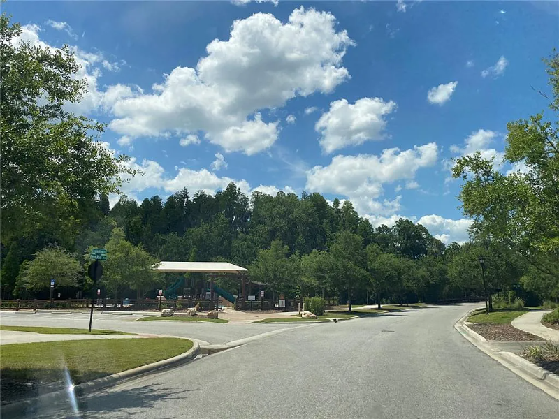 32704 Canyonlands Dr - Photo 5 of 14