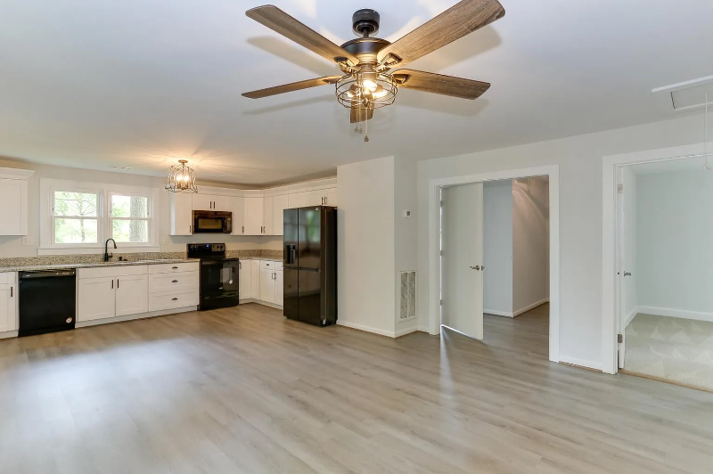 11100 Mill Swamp Rd - Photo 3 of 20