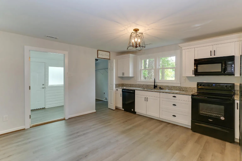 11100 Mill Swamp Rd - Photo 7 of 20