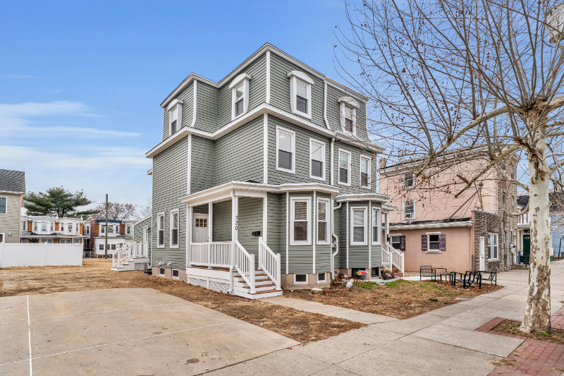 320 Market St - Photo 2 of 15