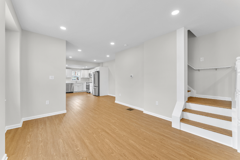 320 Market St - Photo 3 of 15