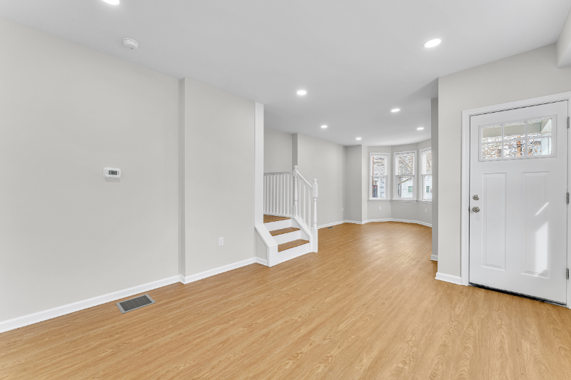 320 Market St - Photo 5 of 15