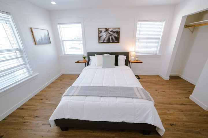 5648 Berkshire Dr #C - Photo 2 of 8