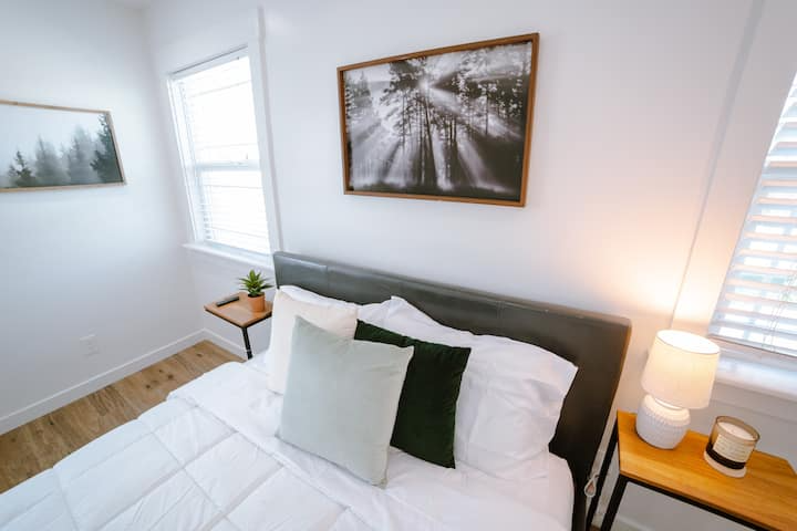 5648 Berkshire Dr #C - Photo 4 of 8