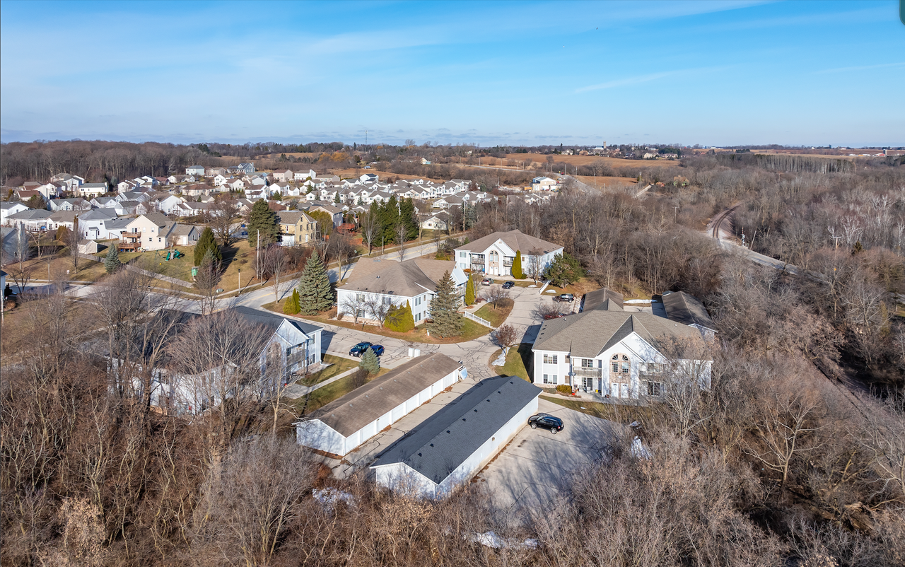 Harbor Pointe Apartments - Photo 4 of 4