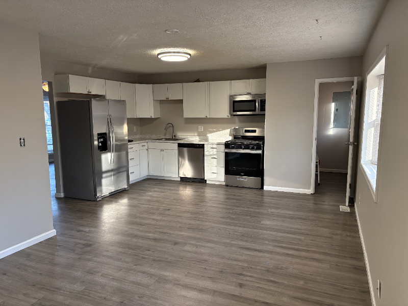 98 Stewart Ln - Photo 2 of 14