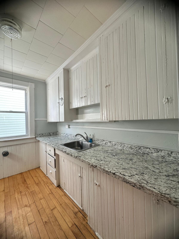 213 Laurel St #6 - Photo 5 of 9