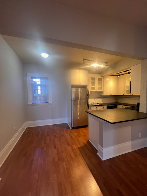 312 E Olive Pl #401 - Photo 3 of 7