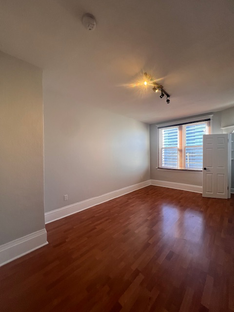 312 E Olive Pl #401 - Photo 6 of 7