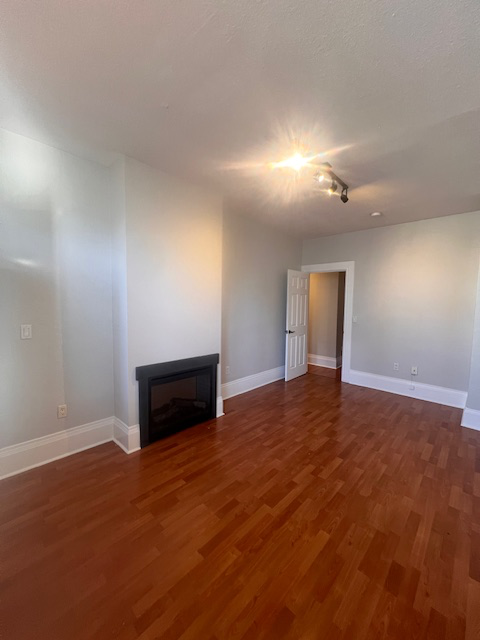 312 E Olive Pl #401 - Photo 7 of 7