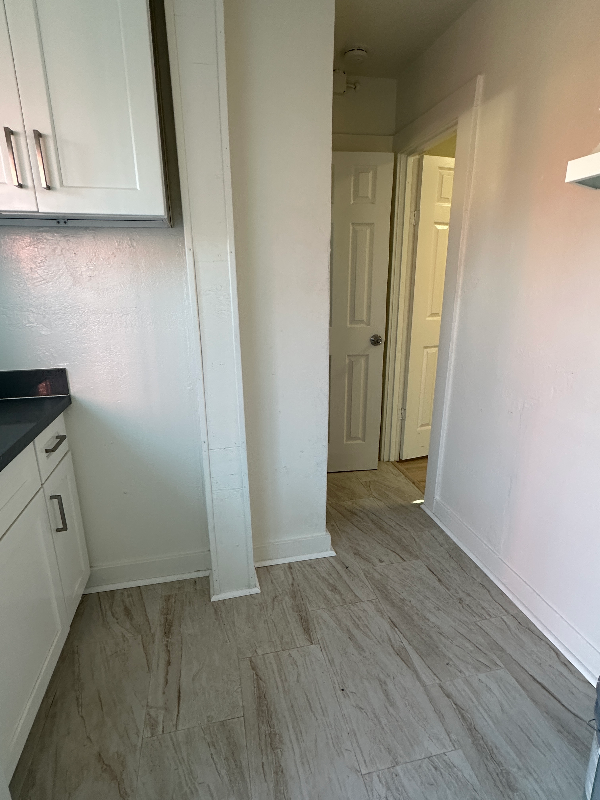 1709 W 25th St #3 - Photo 7 of 8