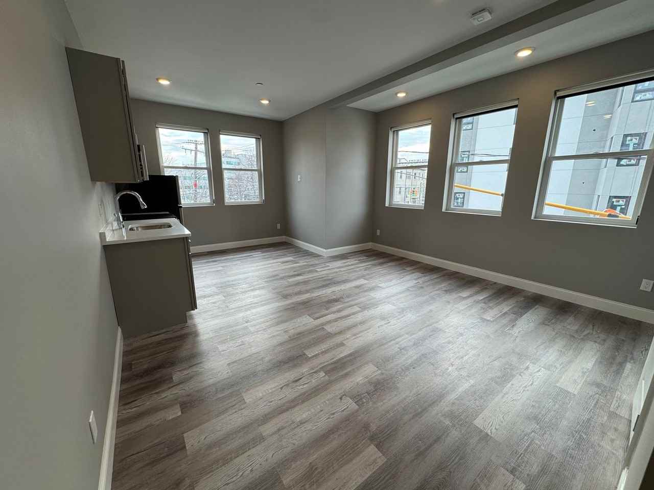 Zorro Revere, LLC - Photo 6 of 31