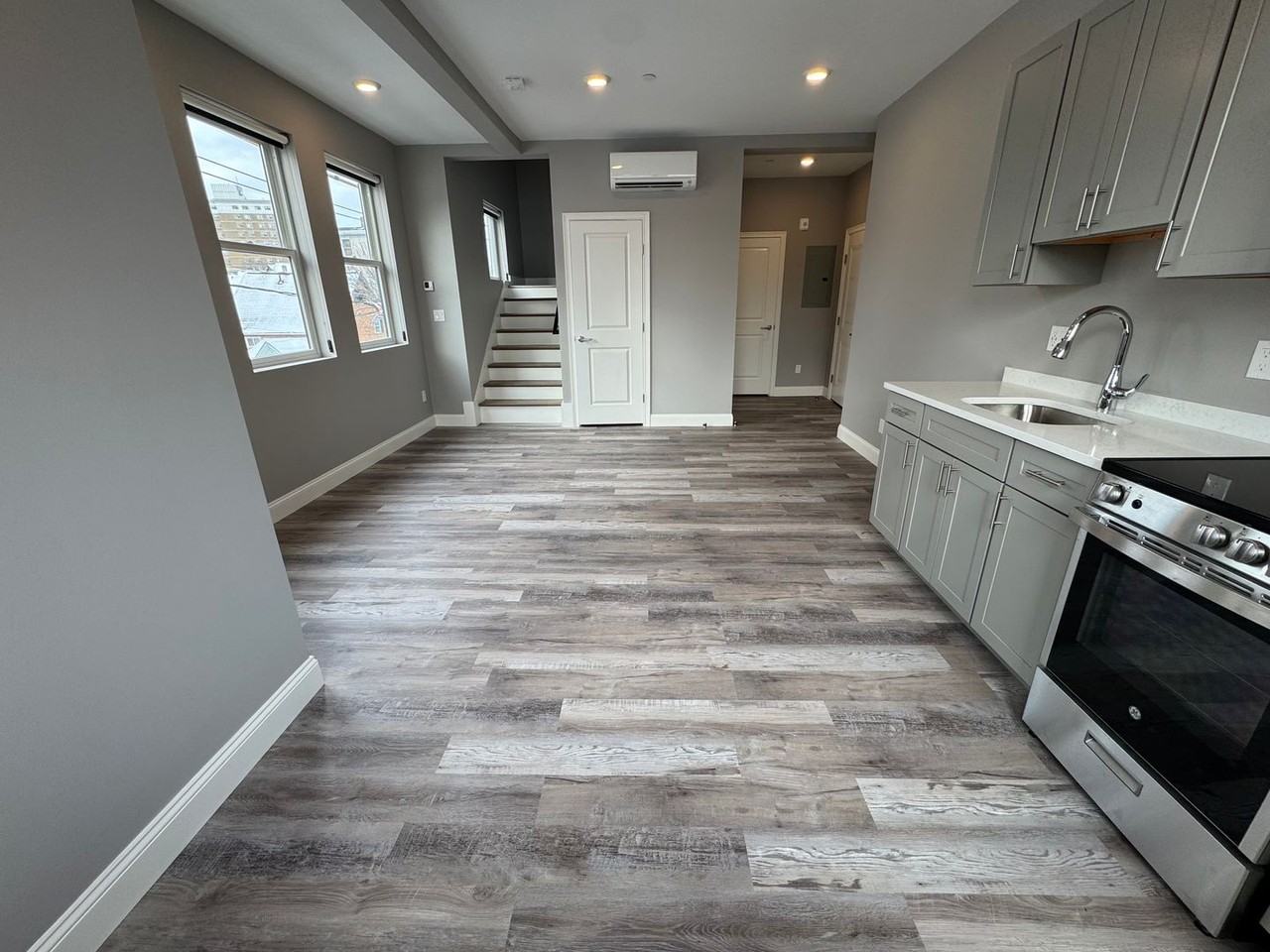 Zorro Revere, LLC - Photo 7 of 31