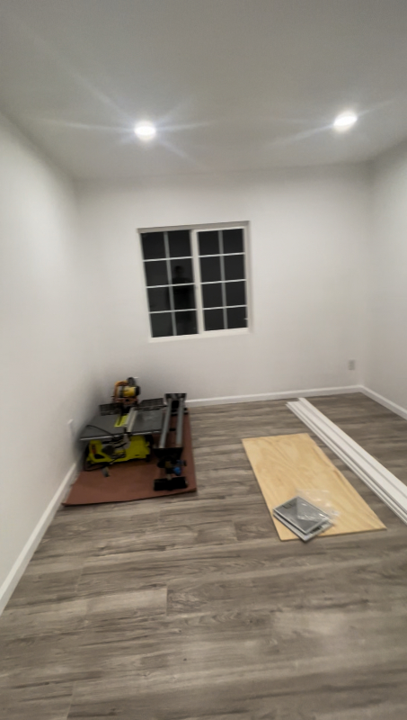 1209A W Oak Ave - Photo 3 of 5