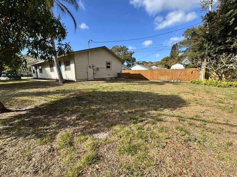 2901 Bay View Dr #B - Photo 2 of 9