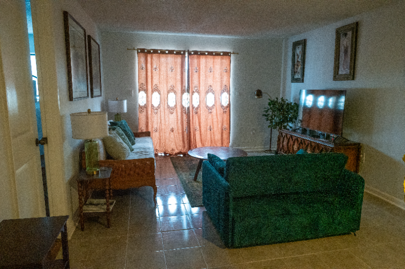 1418 Collins Ave #403 - Photo 3 of 31